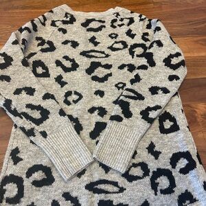 Women’s Abercrombie sweater